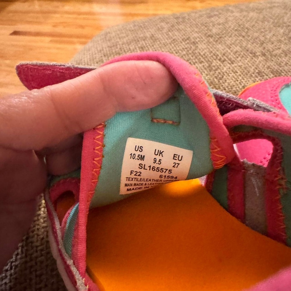 Saucony toddler water shoes 10.5 - Picture 4 of 5